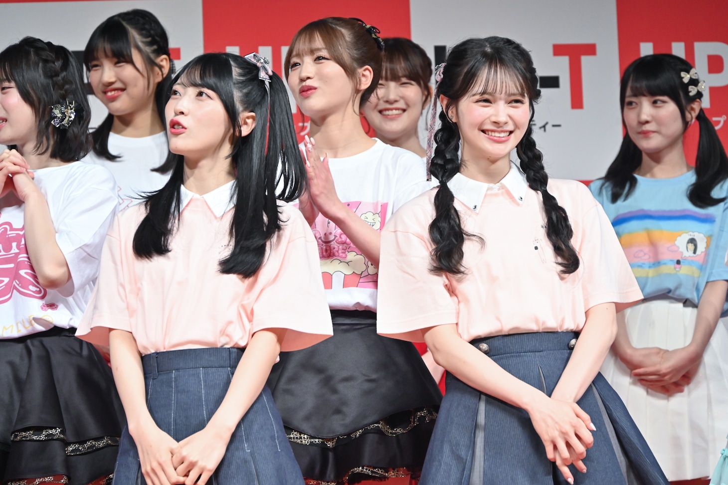 左から佐藤綺星、伊藤百花。