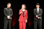 左から渋川清彦、ヒコロヒー、内田英治監督。