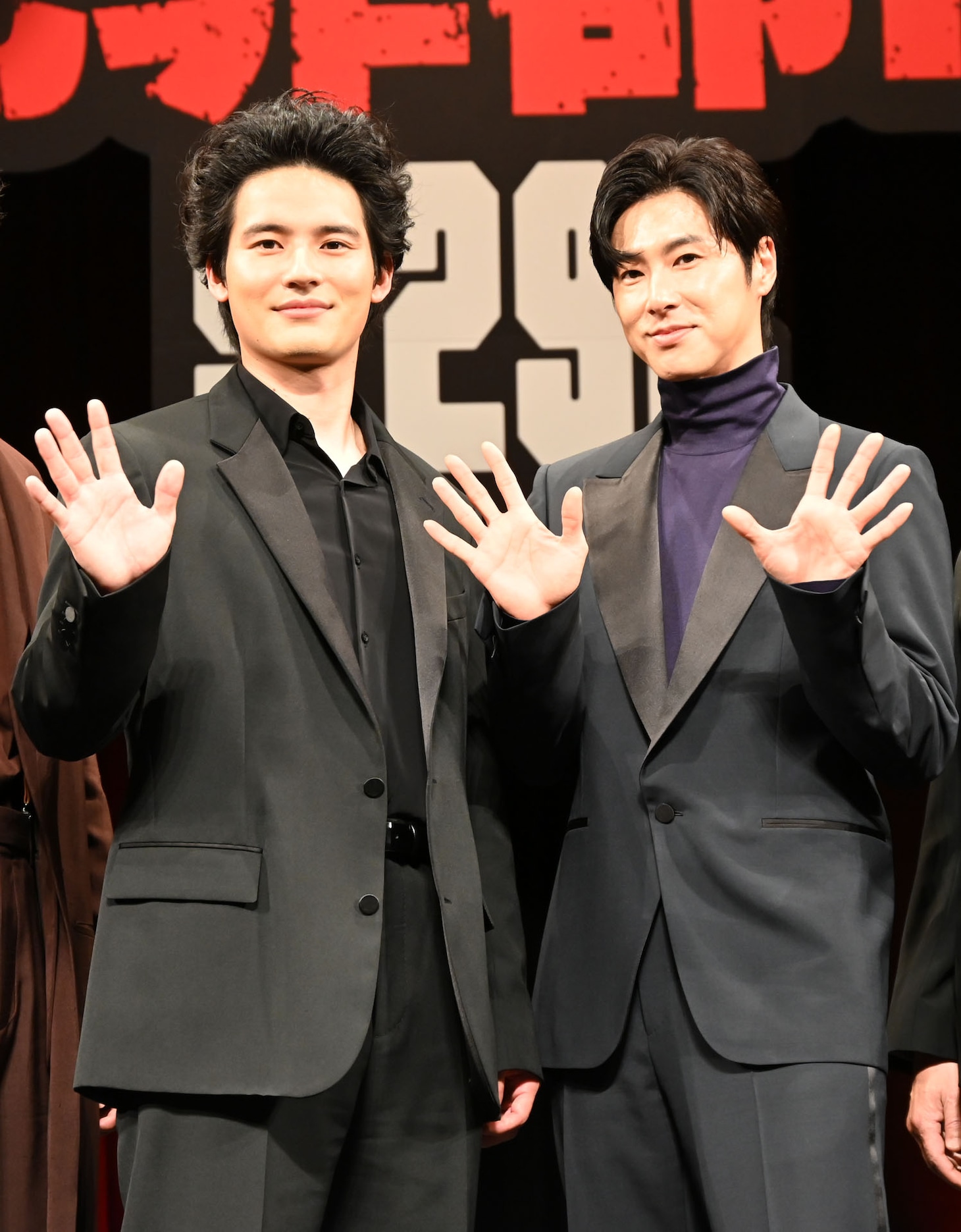 水上恒司とユンホ（東方神起）。