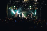 「MON7A LIVE HOUSE TOUR 2026 "B→DASH!!”」の様子。（Photo by Tatsuya Kawasaki）