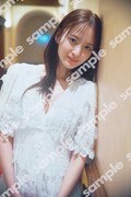 金川紗耶（乃木坂46）1st写真集の特典1「本編未公開カット折り目なしB3ポスター」（撮影：三宮幹史）