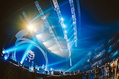 羊文学のパフォーマンスの様子。