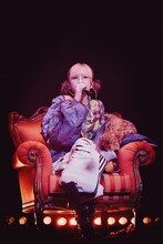 Asakura（Vo, G）（Photo by Ray Otabe）