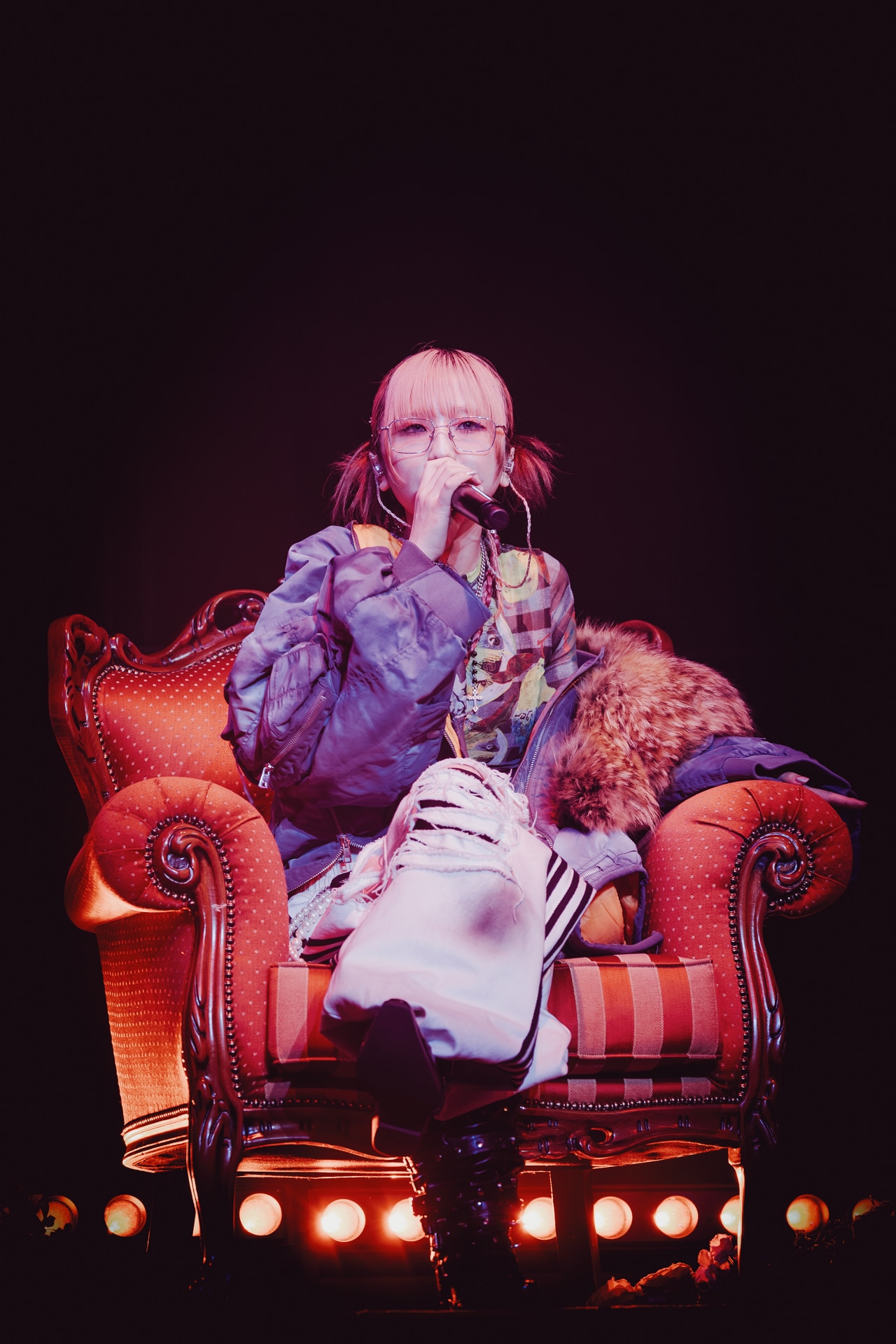 Asakura（Vo, G）（Photo by Ray Otabe）