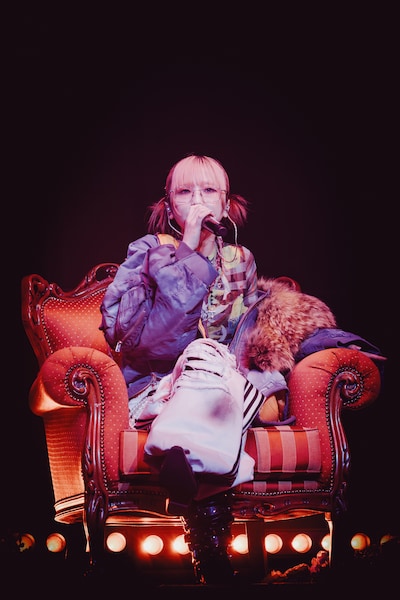 Asakura（Vo, G）（Photo by Ray Otabe）