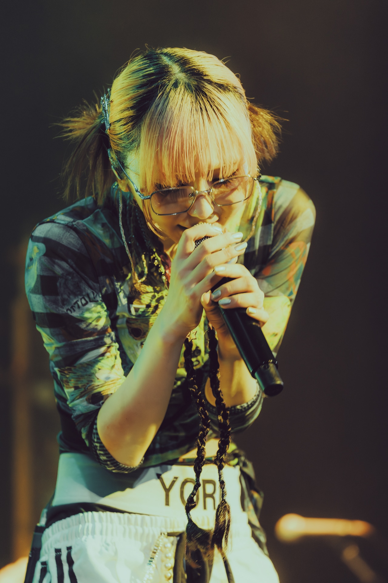 Asakura（Vo, G）（Photo by Ray Otabe）