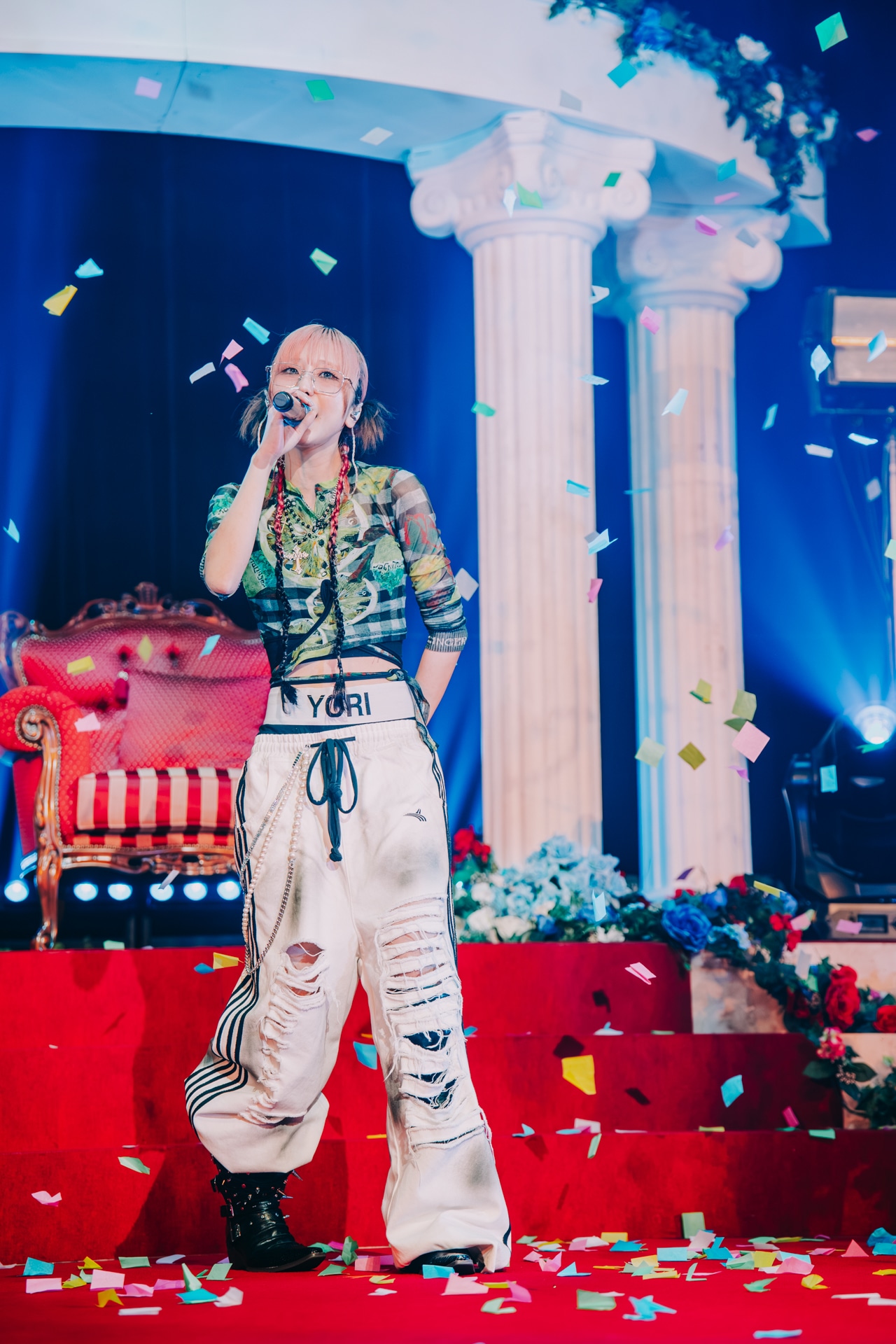 Asakura（Vo, G）（Photo by Ray Otabe）