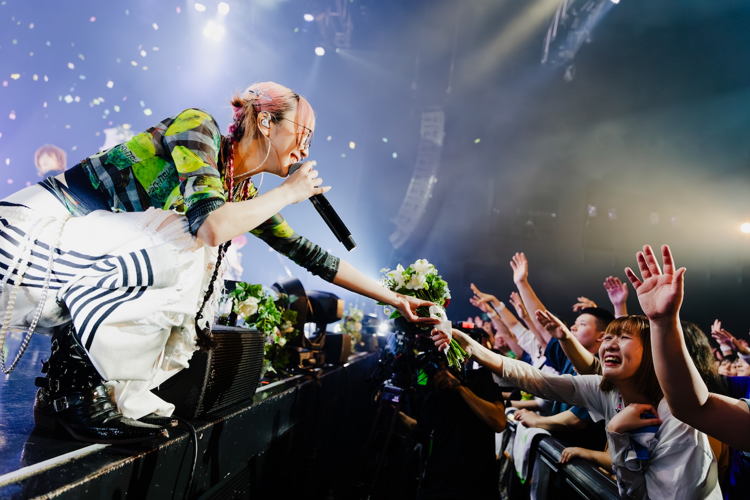 Asakura（Vo, G）（Photo by Ray Otabe）