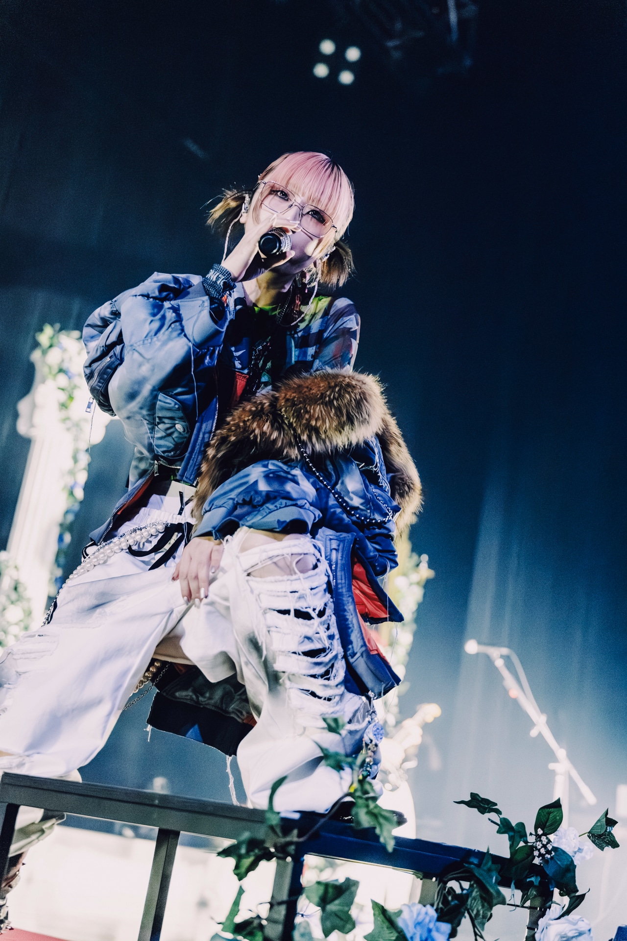Asakura（Vo, G）（Photo by Ray Otabe）