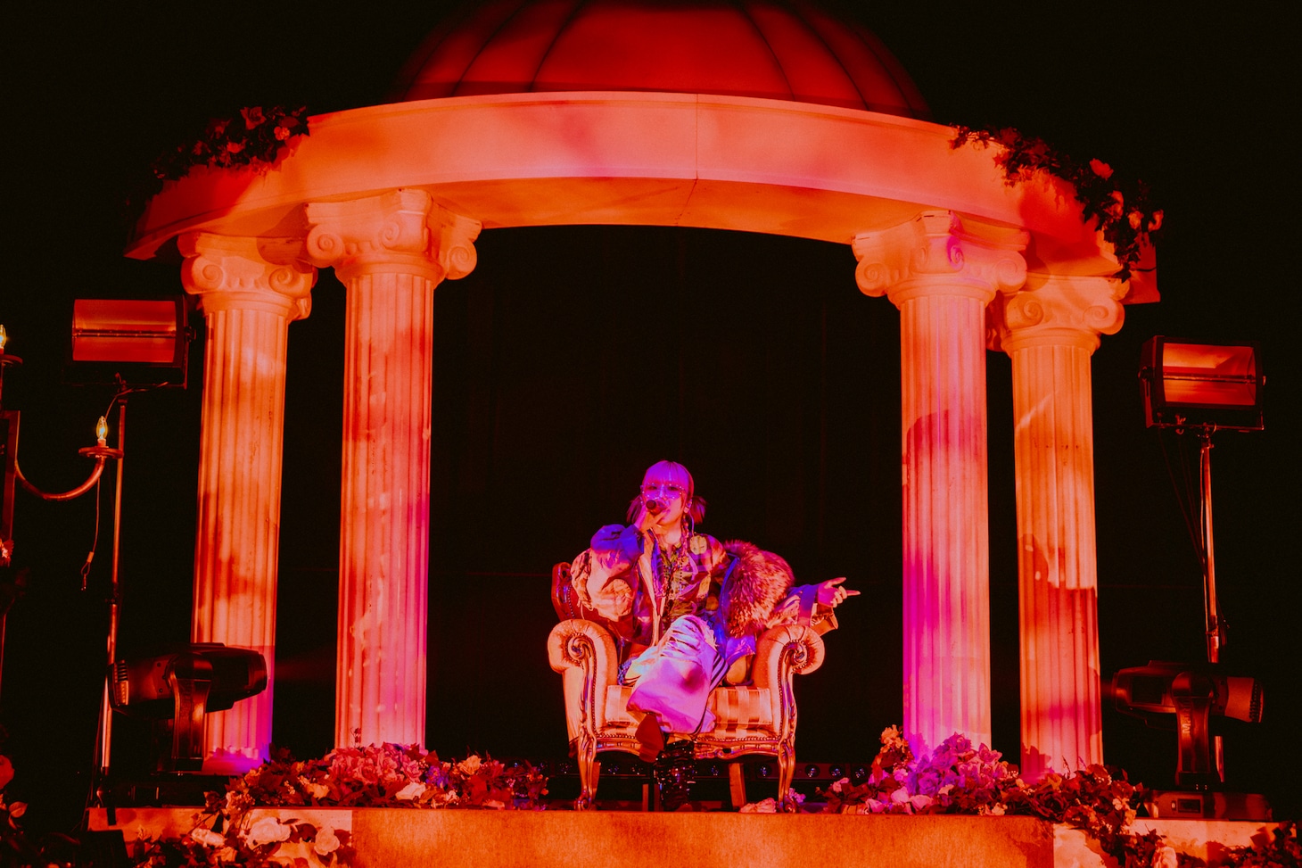 Asakura（Vo, G）（Photo by Ray Otabe）