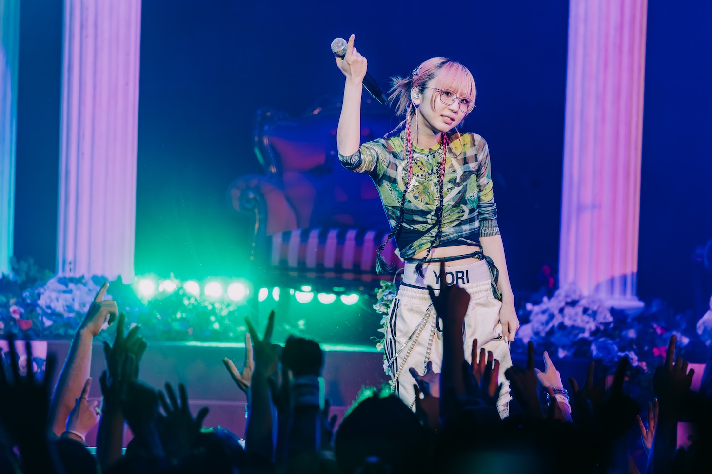 Asakura（Vo, G）（Photo by Ray Otabe）