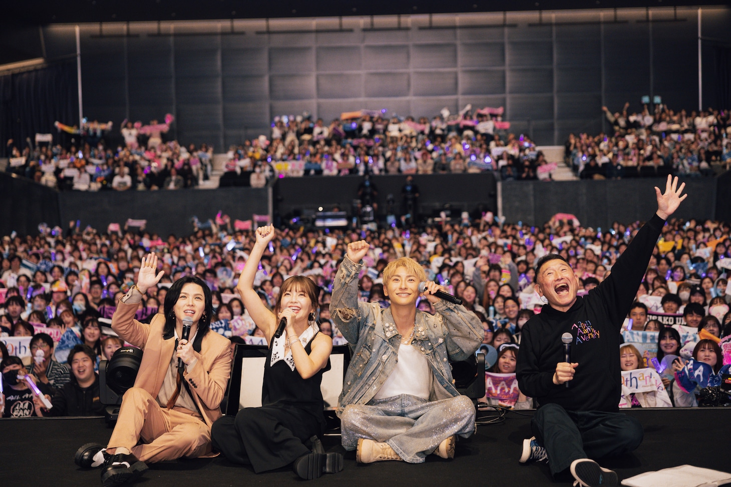 「AAA 20th Anniversary -Always, All Around-」4月29日のTACHIKAWA STAGE GARDEN昼公演の様子。