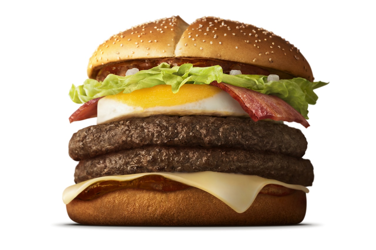 イコラブ佐々木舞香、サムライマックを頬張り堺雅人と顔を見合わせる