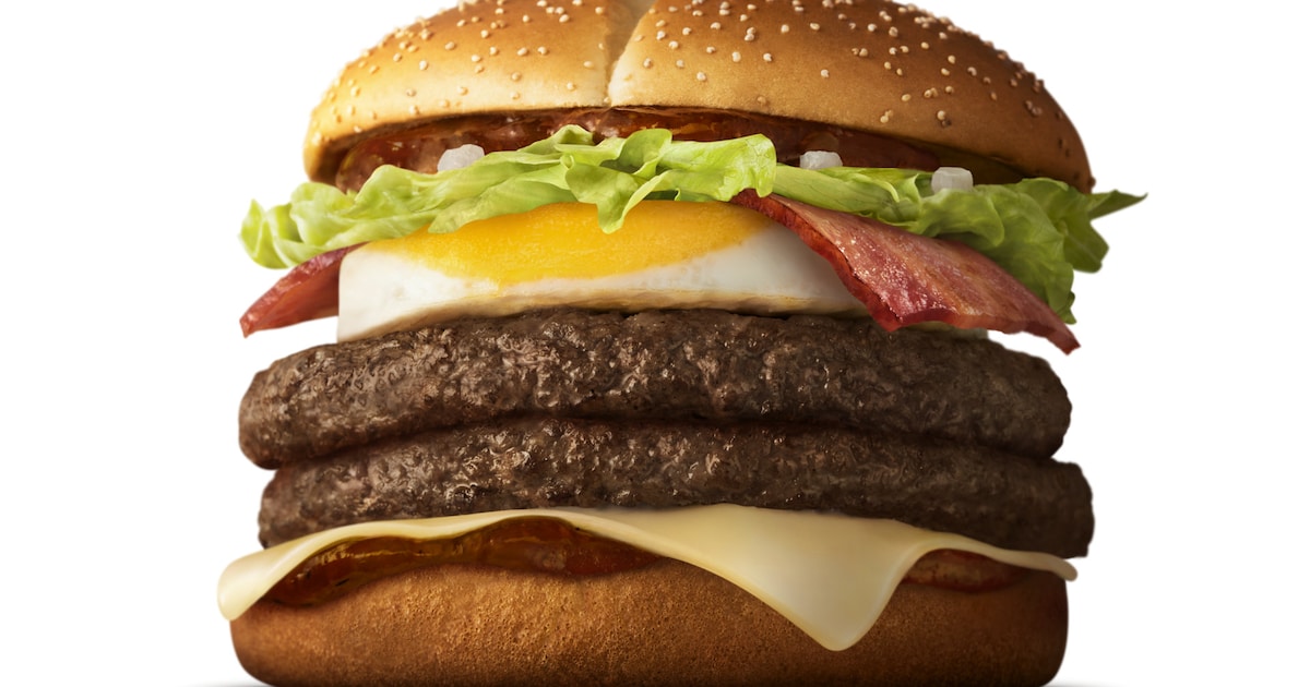 イコラブ佐々木舞香、サムライマックを頬張り堺雅人と顔を見合わせる