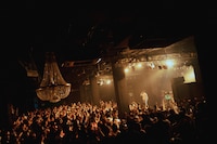 「SIRUP LIVE HOUSE TOUR 2026 "TURN THE PAGE"」Yokohama Bay Hall公演の様子。（Photo by Leo Iizuka）