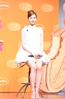 着席するSANA（TWICE）。