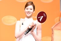 クイズに正解してご機嫌なSANA（TWICE）。