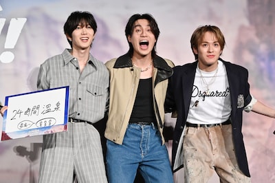 「チーム対抗！ 旅の“推しポイント”プレゼン対決！」の結果を待つチームBの七五三掛龍也、松田元太、松倉海斗。