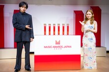 「『MUSIC AWARDS JAPAN 2026』ノミネート作品発表会」より左から中島健人、畑芽育。