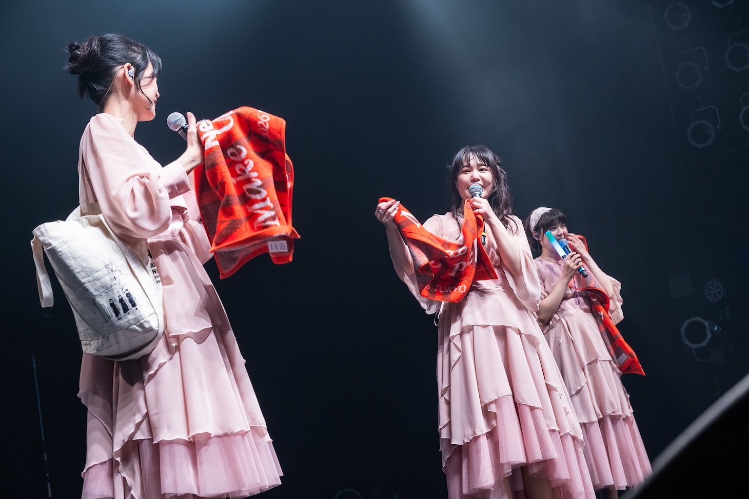 ライブグッズを紹介するNegicco。