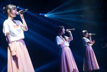 「愛は光」を歌うNegicco。