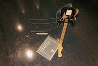 小原綾斗（Tempalay）が投げたギター。（撮影：元 / @tya__han）