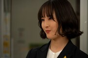 「あざとかわいいワタシが優勝」第6話より、大友花恋演じる松嶋琴音。