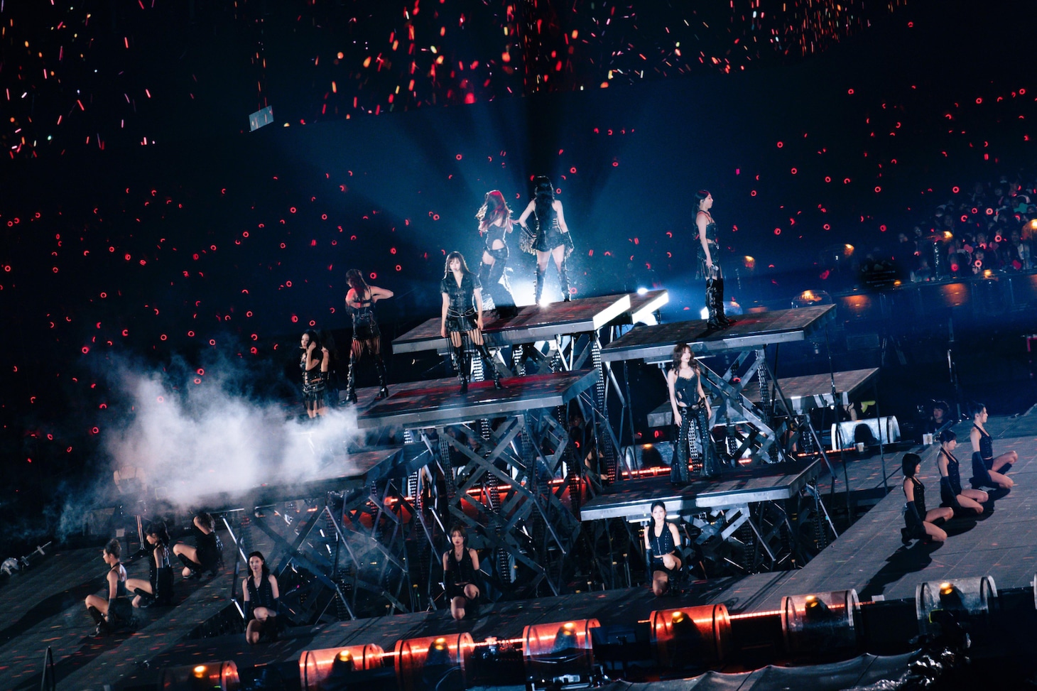 「TWICE ＜THIS IS FOR＞ WORLD TOUR IN JAPAN」MUFGスタジアム（国立競技場）公演の様子。（撮影：田中聖太郎写真事務所）