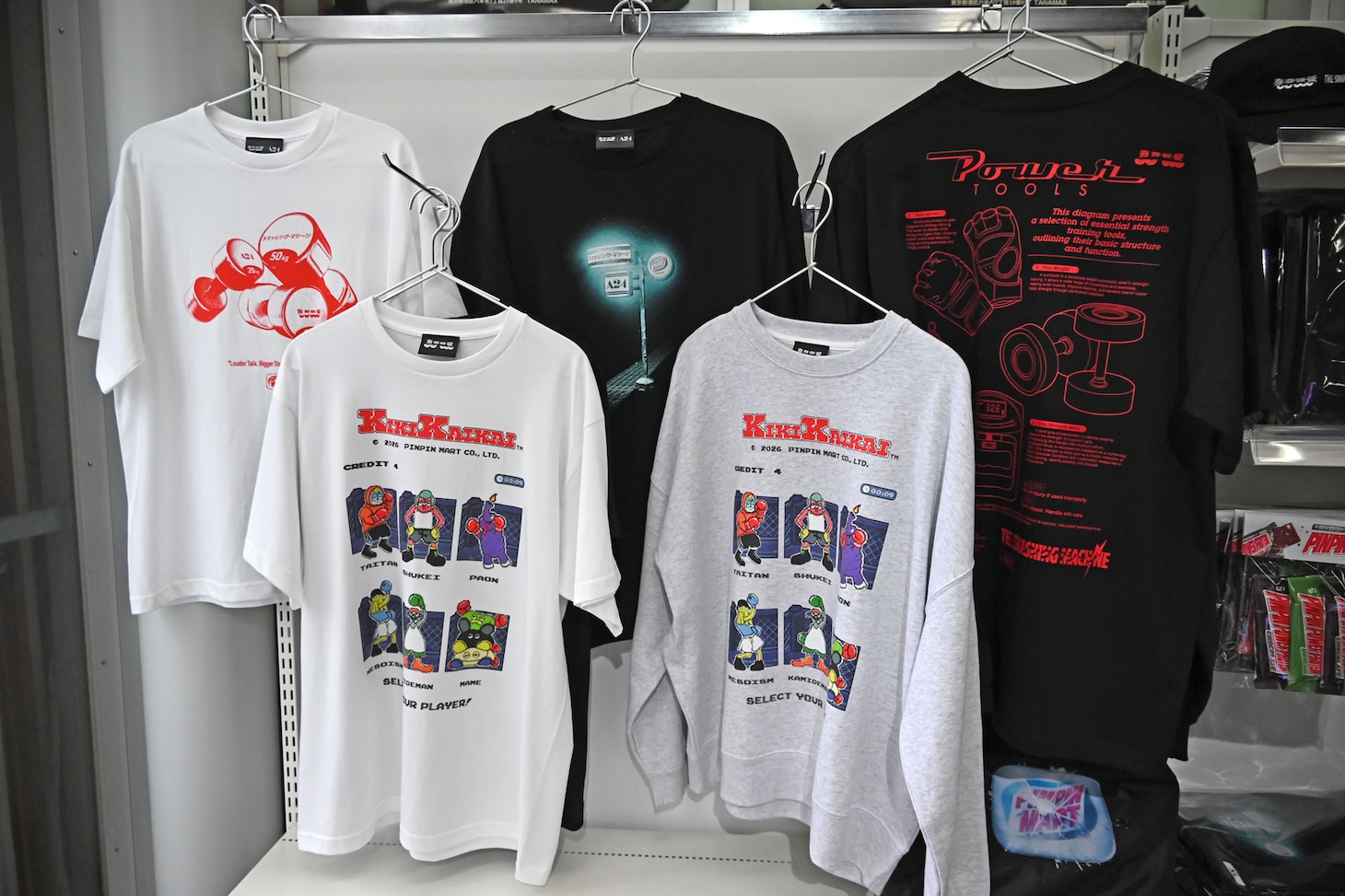 新作のTシャツやロンT。