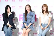 「RIM loves MISAMO POP-UP STORE」ローンチイベントより。左からMISAMOのミナ、サナ、モモ。