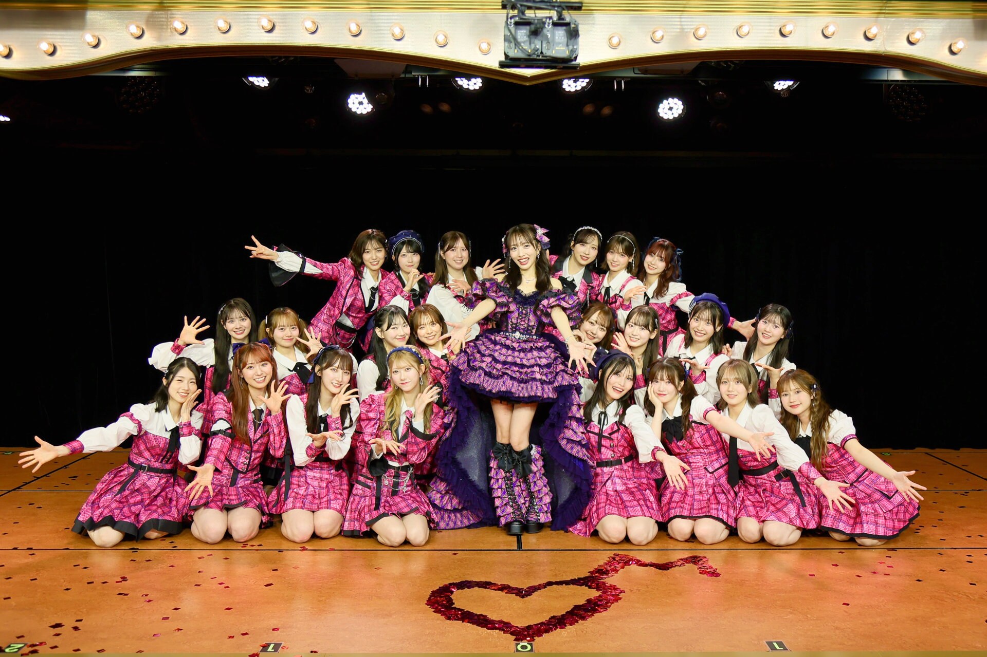 AKB48「向井地美音 卒業公演」集合写真 ©AKB48 [画像ギャラリー 2/17