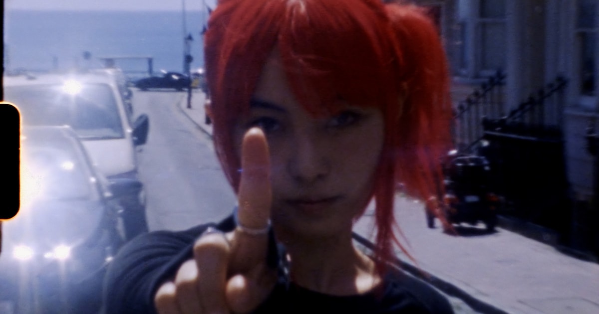 a子ニューアルバムを全曲試聴、ロンドンとパリの映像に乗せて