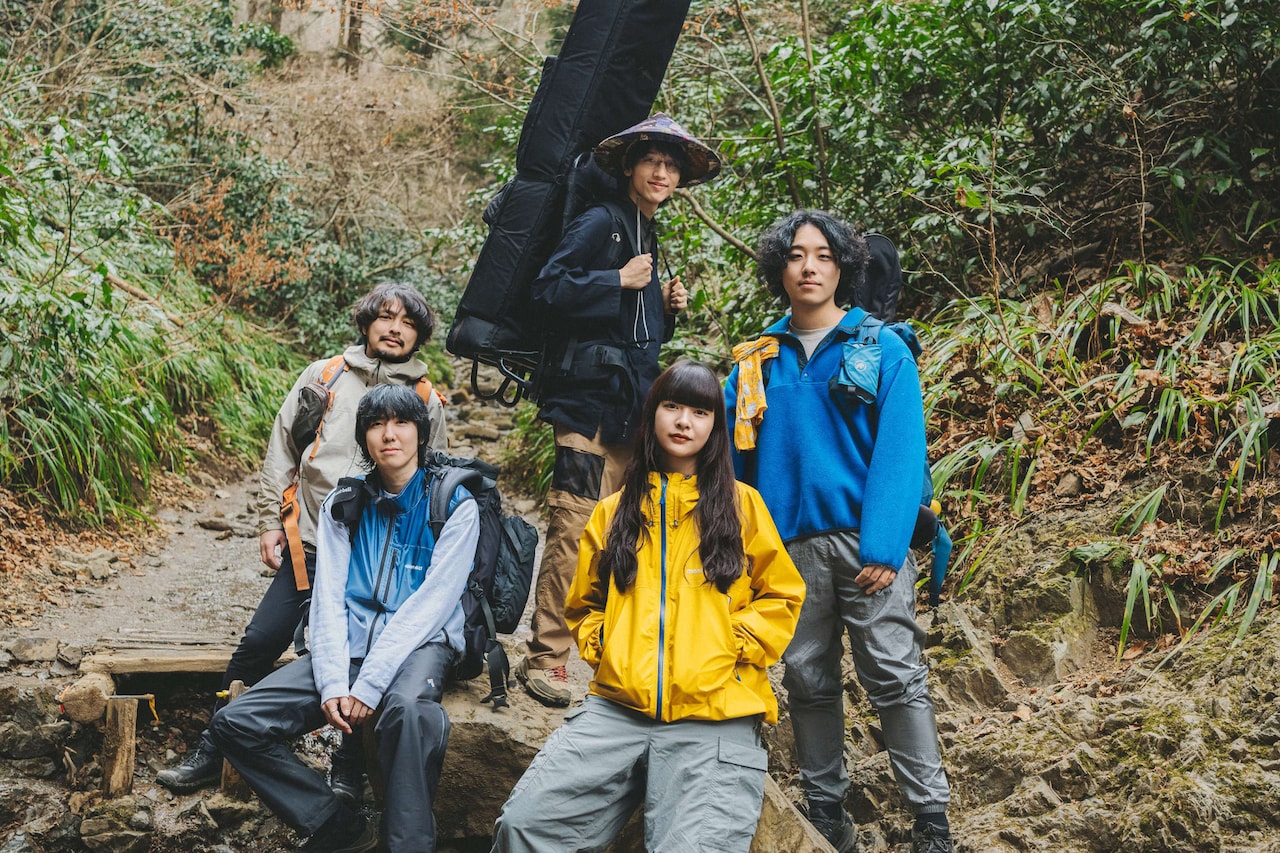 スーパー登山部が初のアルバムリリース、これまでの全楽曲を収めた“スーパーベスト”