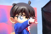 ポーズを決める江戸川コナン。