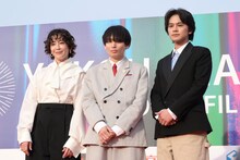 左から宮沢りえ、内山拓也、北村匠海（DISH//）。