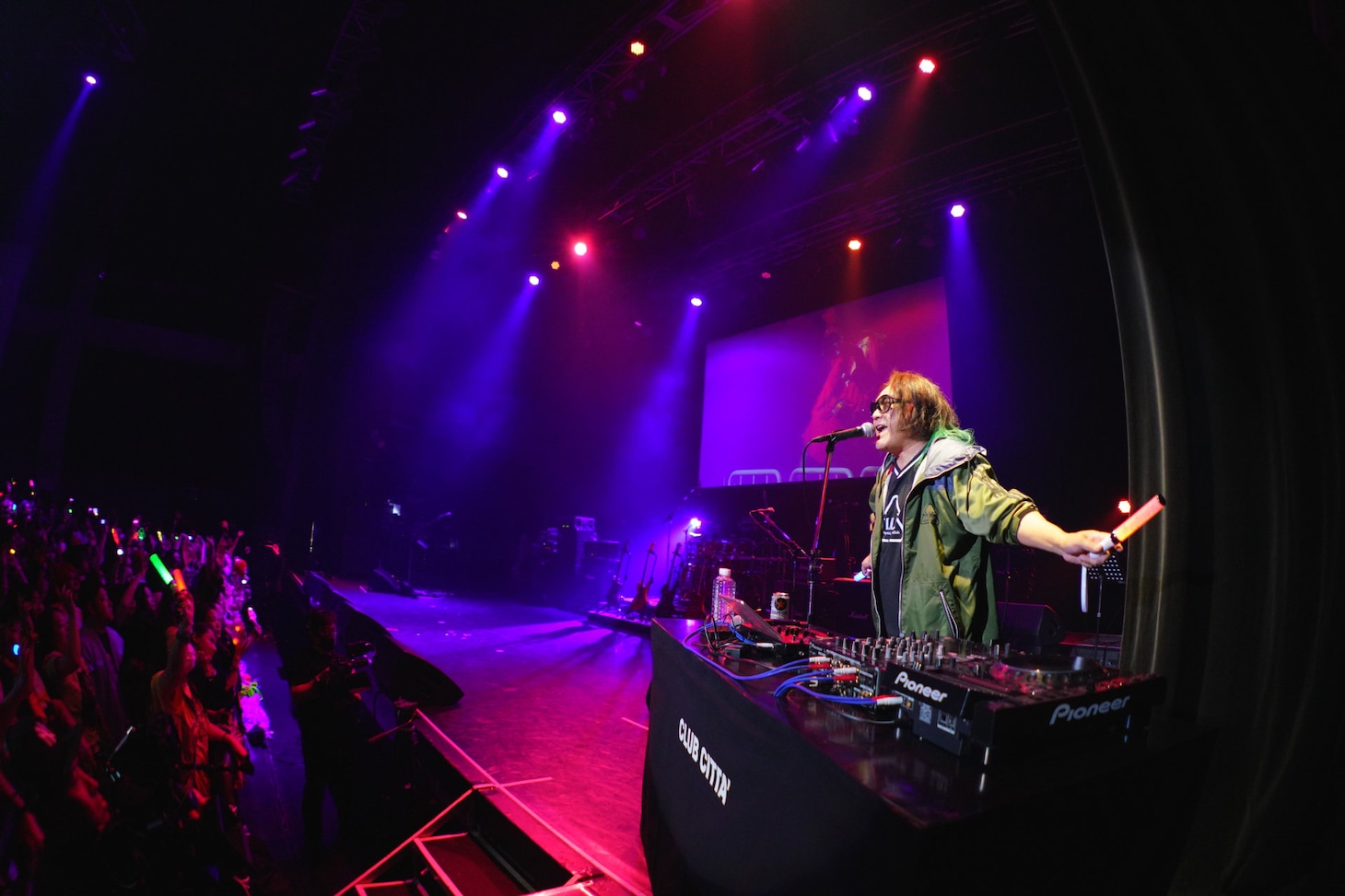 DJ-INA