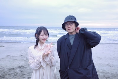 左から石田千穂（STU48）、島田大介。