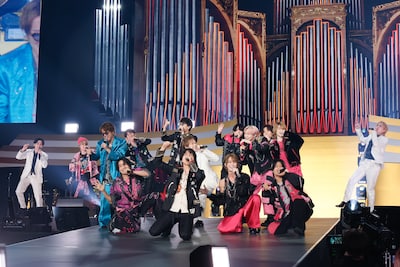 安田章大、WEST.、トラジャ、B&ZAIがバンドでダンスで続々コラボのSTARTOフェス「The ONE」大倉忠義もサプライズ登場