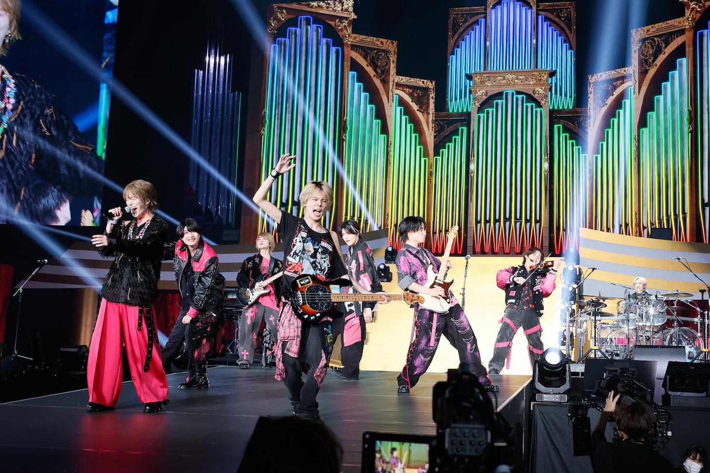 安田章大、WEST.、トラジャ、B&ZAIがバンドでダンスで続々コラボのSTARTOフェス「The ONE」大倉忠義もサプライズ登場