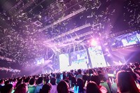 「≠ME アリーナツアー 2026『喝采パレード』」初日公演の様子。©YOANI