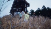 GADOROの「少ない仲間」ミュージックビデオより。