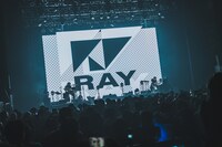 “GROOVE SET”を担うドラマーの星優太（WOZNIAK）と、パーカッショニストのフミキモ（SONOSUKIMAKARA）。（撮影：ヤギタツノリ）