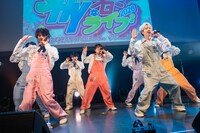 SHY内ユニット・POCKET PANiCによるパフォーマンスの様子。