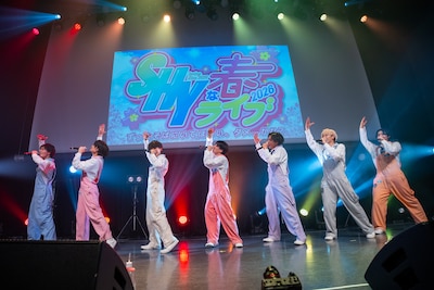 SHY内ユニット・POCKET PANiCによるパフォーマンスの様子。