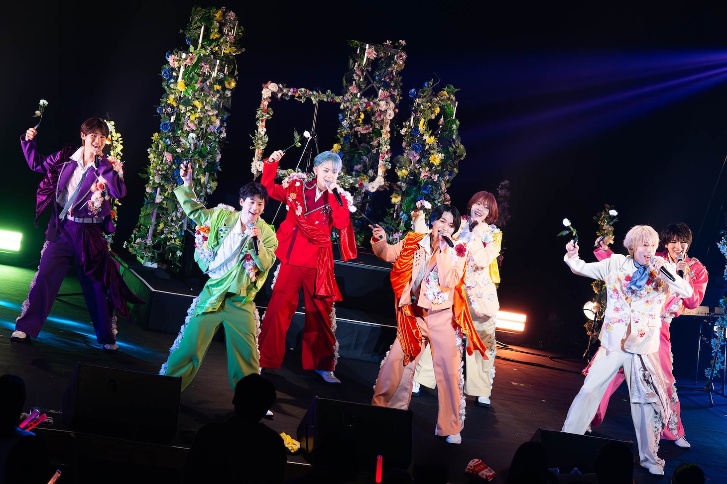 THE SUPER FRUITのホールツアー「ONE FLOWER HALL TOUR2026」初日公演の様子。