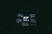 スクリーンに映し出されたRAYのメッセージ。（Photo by endo rika）