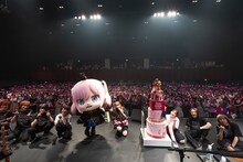 「中川翔子 20th Anniversary Birthday Live」昼公演の様子。（Photo by Ayumi Nagami）©金田陽介・講談社 / 「黒猫と魔女の教室」製作委員会