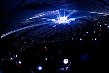 FRUITS ZIPPERアリーナツアー「DREAM WITH IN」東京・国立代々木競技場第一体育館公演の様子。