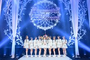 東京・東京国際フォーラム ホールAにてライブツアー「高嶺のなでしこ Live Tour - Bouquet of 9 Flowers - FINAL」のファイナル公演を開催した高嶺のなでしこ。（撮影：林晋介）
