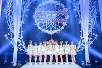 東京・東京国際フォーラム ホールAにてライブツアー「高嶺のなでしこ Live Tour - Bouquet of 9 Flowers - FINAL」のファイナル公演を開催した高嶺のなでしこ。（撮影：林晋介）